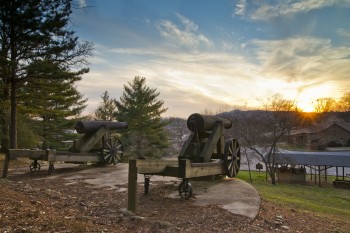 civil war cannons on jackson hill