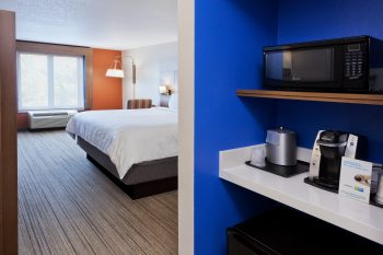 KING Holiday Inn Express & Suites