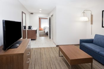 SUITE - Holiday Inn Express & Suites