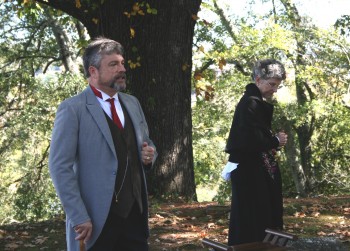 J.J. Arrington (portrayed by Bob Harris) recounts a tragic love story at last year’s cemetery tours alongside Minnie Cleghorn (Mary Elena Kirk). 