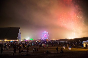 counterpoint-ferris wheel and crowd lower-res