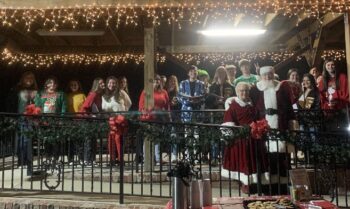 lindale christmas trolley tour