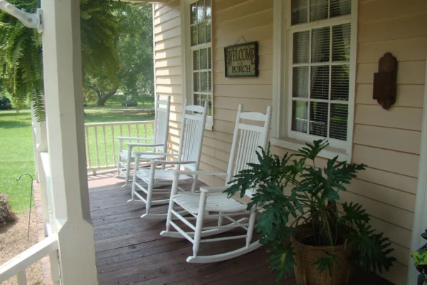 hearn inn porch