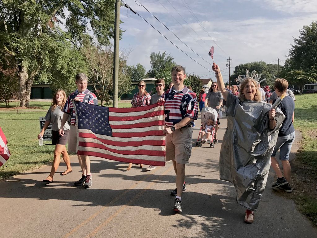 cave spring parade credit Ben Jackson
